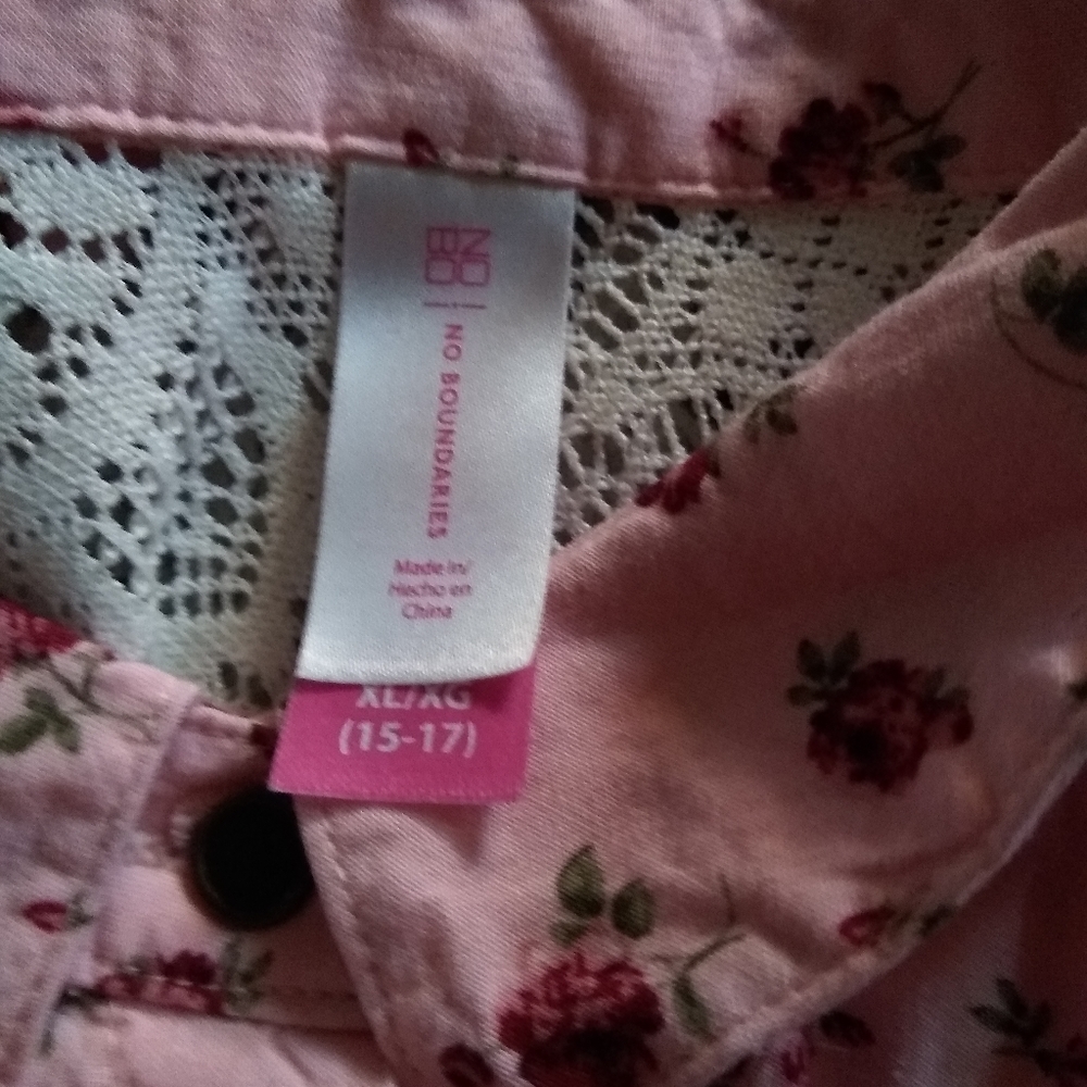 Pink Collared Lace Top - Picture 3 of 3